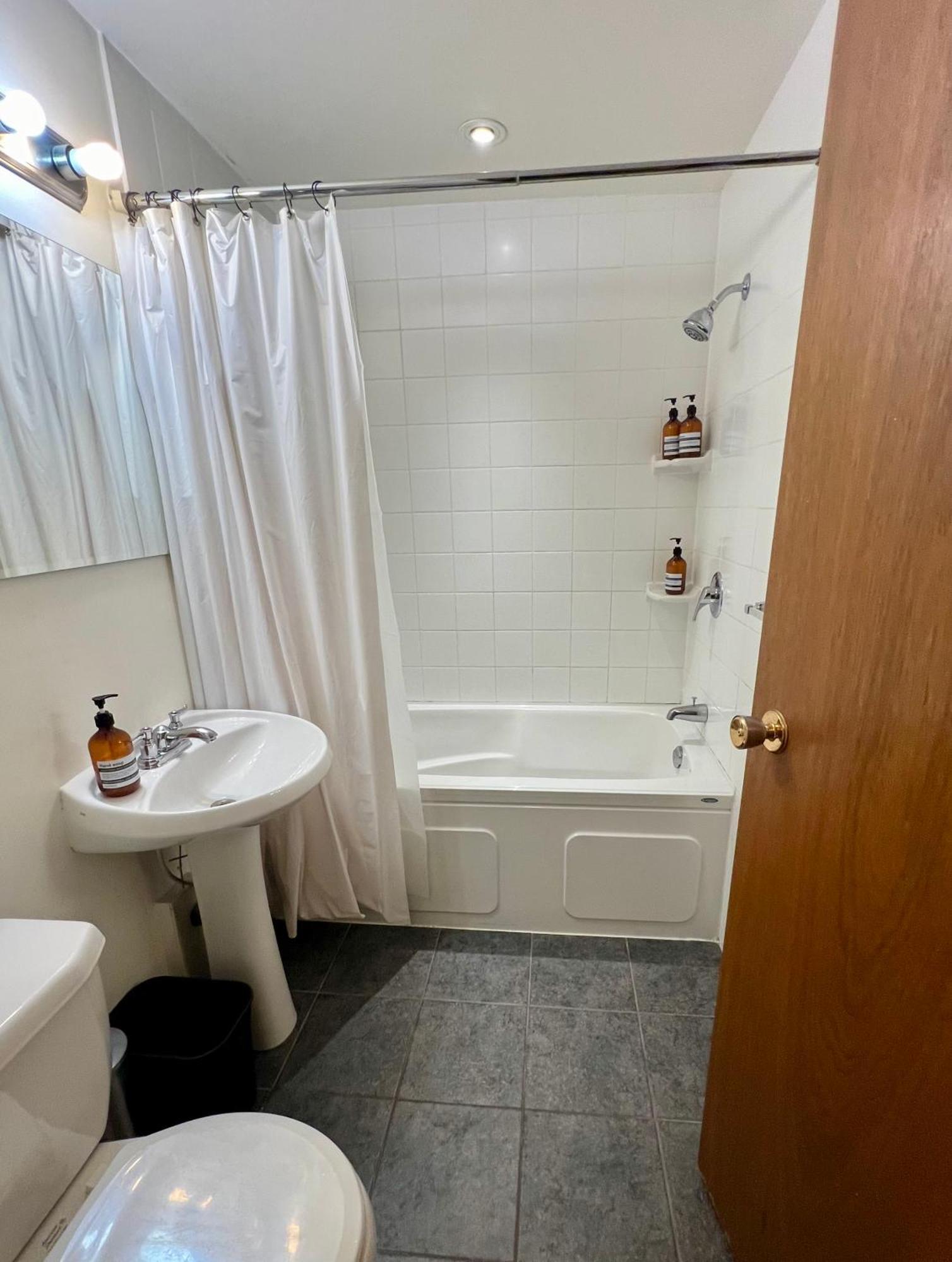 Charming Heritage Home With Mountain And City Views Βανκούβερ Εξωτερικό φωτογραφία